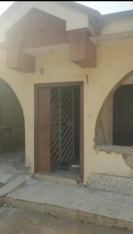 Spacious 4-Bedroom Bungalow with 2-Bedroom BQ for Residential or Office Use – Area 3, Abuja
