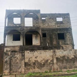 Distressed Sale: Spacious 6-Bedroom Detached Duplex with 2-Room BQ on 1,100sqm in Utako, Abuja
