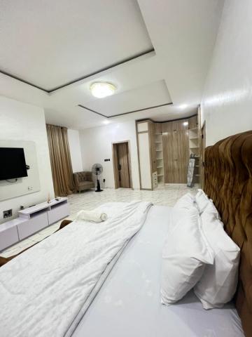 4 Bedroom Duplex (Shortlet)