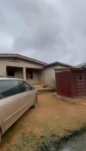 50ft x 120ft Demolishable Property for Sale in Abucon, Lagos – ₦60 Million (Net)