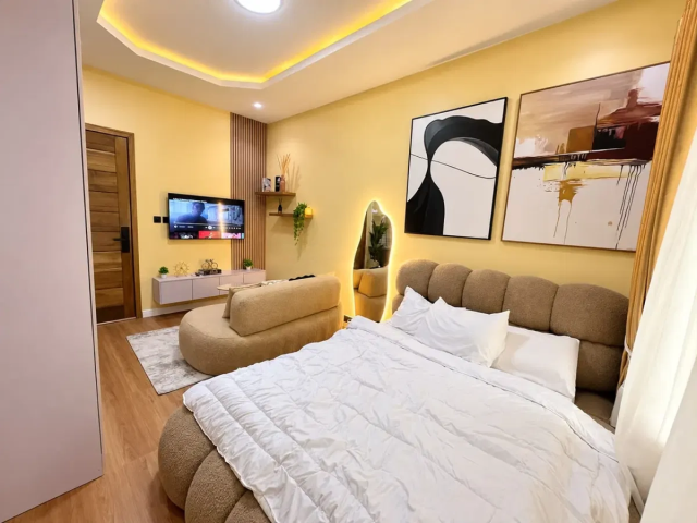 Furnished Studio Apartment with Pool & Gym in Lekki