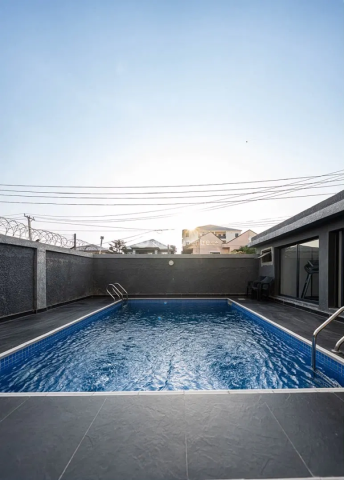 Luxury 2-Bedroom Penthouse Apartment with Pool, Gym & Snooker Board in Oniru