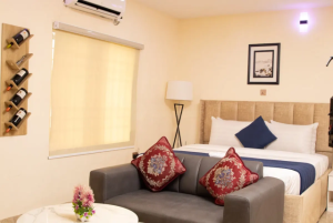 Standard 1 Bedroom Studio Apartment with Foyer