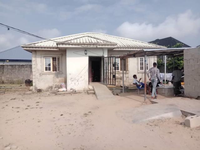 Fenced Bungalow on 591.96sqm Land for Sale at Ogombo, Ajah, Lagos