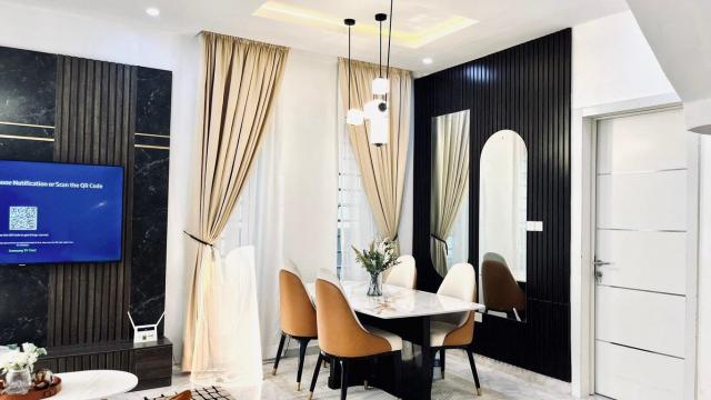 Ador's Luxurious Apartment in Osapa