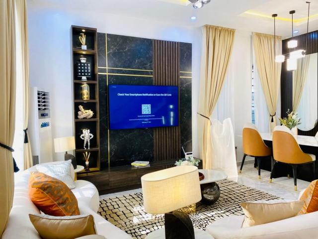 Ador's Luxurious Apartment in Osapa