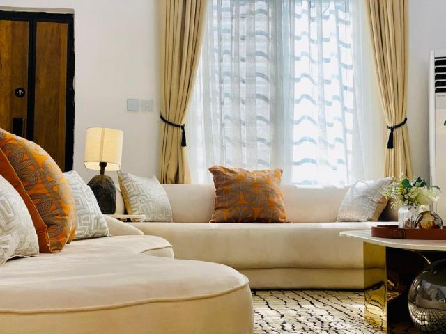 Ador's Luxurious Apartment in Osapa