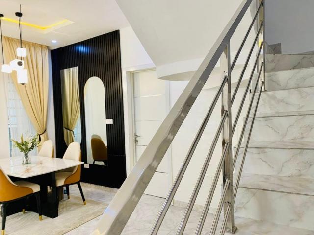 Ador's Luxurious Apartment in Osapa
