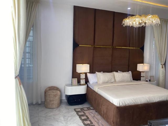 Ador's Luxurious Apartment in Osapa