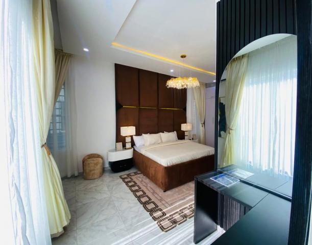 Ador's Luxurious Apartment in Osapa
