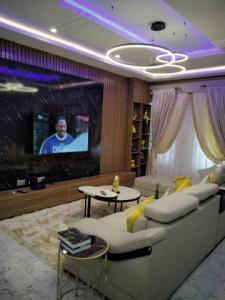 Grandeur 3 bedroom duplex