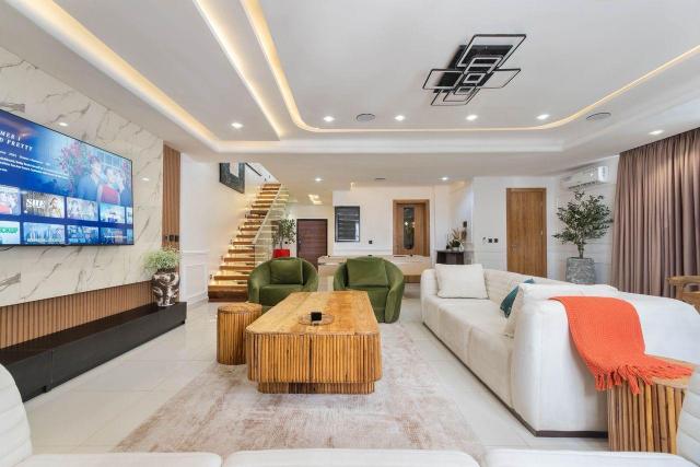 3 bedroom Maisonette