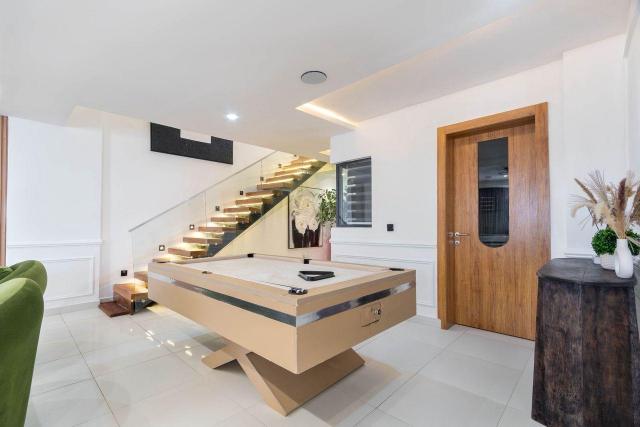 3 bedroom Maisonette