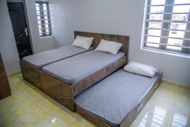 Lovely 2-bedroom apartment with pool.