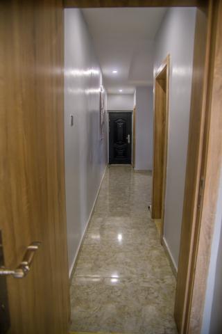 Lovely 2-bedroom apartment with pool.