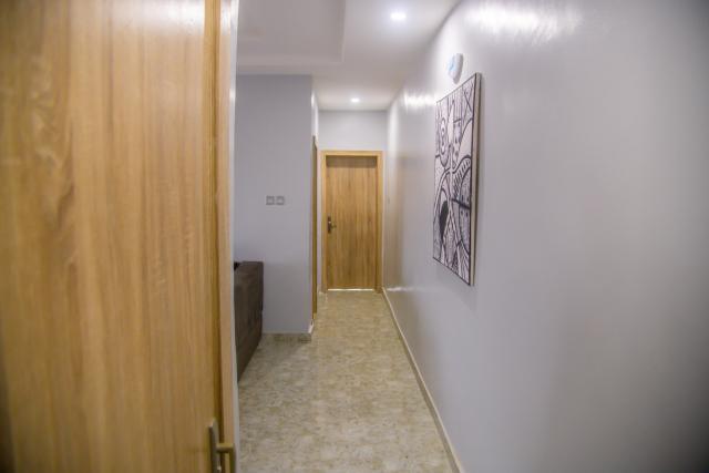 Lovely 2-bedroom apartment with pool.