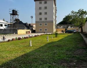 FOR SALE THREE (3) BEDROOM APARTMENT