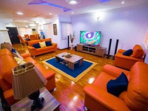 Fully Furnished 3 Bedroom Flat for Rent in Lekki Phase 1 – Upstairs Front Unit