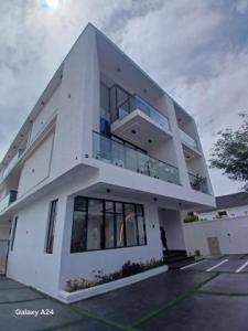Luxury 5-Bedroom Duplex with Pool & Smart Features – Apo Resettlement, Abuja